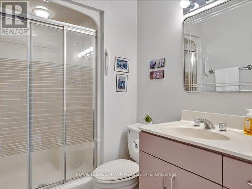 8 - 689 Whitaker Street, Peterborough, ON - Indoor Photo Showing Bathroom