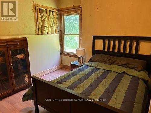 210 Cole Road, Havelock-Belmont-Methuen, ON - Indoor Photo Showing Bedroom