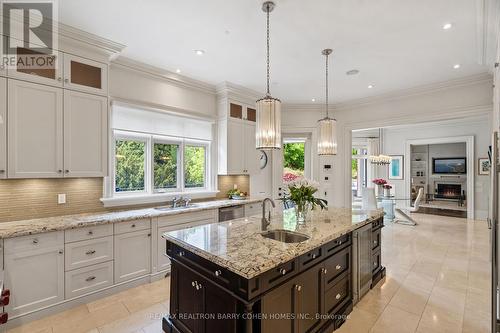 44 Fifeshire Road, Toronto, ON - Indoor Photo Showing Kitchen With Upgraded Kitchen