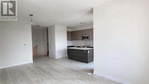 612 - 1865 Pickering Parkway, Pickering, ON - Indoor Photo Showing Kitchen