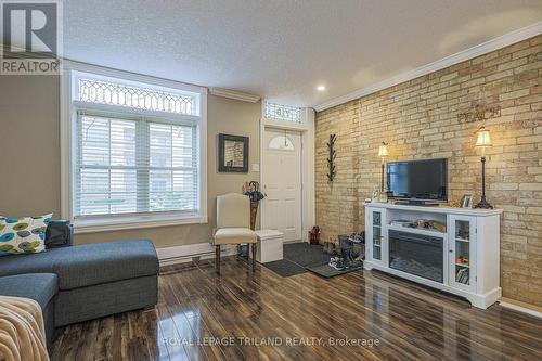 1 - 713 King Street, London, ON - Indoor Photo Showing Living Room