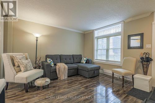 1 - 713 King Street, London, ON - Indoor Photo Showing Living Room