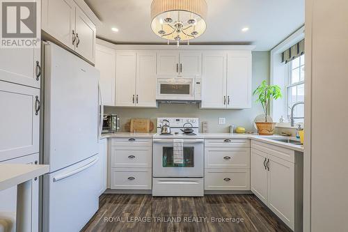 1 - 713 King Street, London, ON - Indoor Photo Showing Kitchen