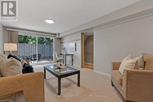 86 - 321 Blackthorn Street, Oshawa (Eastdale), ON - Indoor Photo Showing Living Room