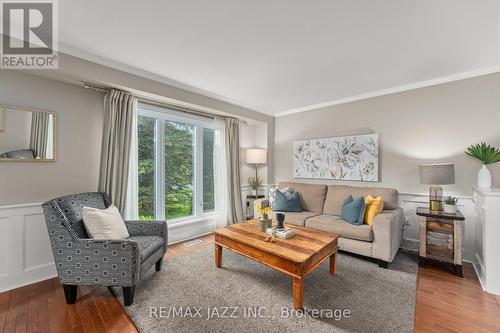 1687 Rudell Road, Clarington, ON - Indoor Photo Showing Living Room