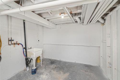 1675 Upper Gage Avenue|Unit #22, Hamilton, ON - Indoor Photo Showing Garage