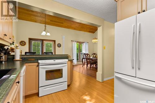 106 Shaw Drive, Regina Beach, SK - Indoor Photo Showing Kitchen