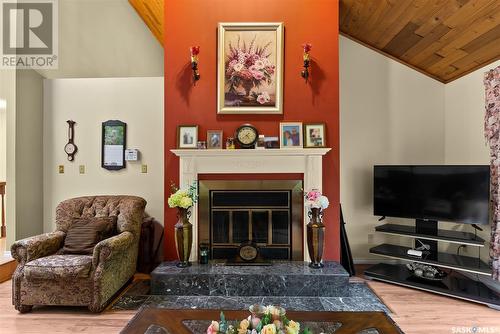 106 Shaw Drive, Regina Beach, SK - Indoor Photo Showing Living Room With Fireplace