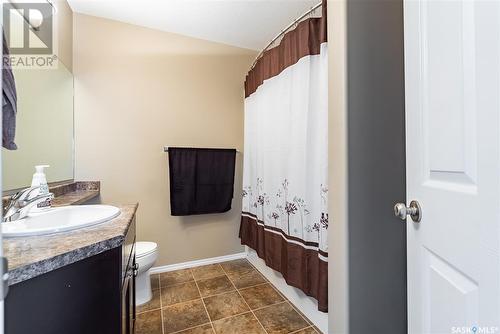 140 615 Stensrud Road, Saskatoon, SK - Indoor Photo Showing Bathroom
