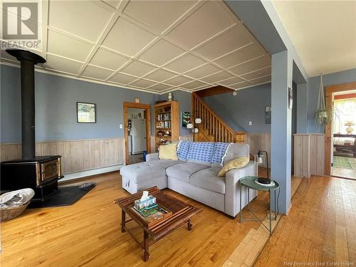 12 Pettes Cove Road, Grand Manan, NB - Indoor Photo Showing Living Room