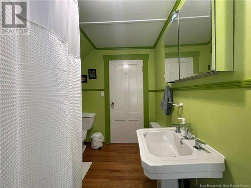 12 Pettes Cove Road, Grand Manan, NB - Indoor Photo Showing Bathroom