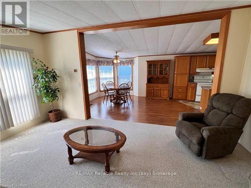 49 Cherokee Lane, Ashfield-Colborne-Wawanosh (Colborne Twp), ON - Indoor Photo Showing Living Room