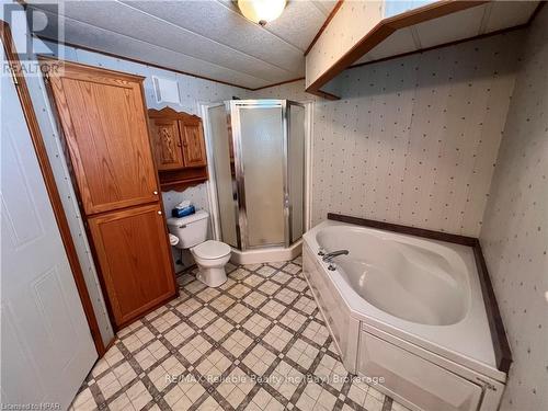 49 Cherokee Lane, Ashfield-Colborne-Wawanosh (Colborne Twp), ON - Indoor Photo Showing Bathroom