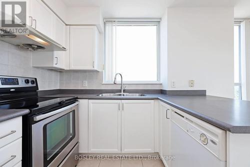 3605 - 23 Hollywood Avenue, Toronto, ON - Indoor Photo Showing Kitchen With Double Sink