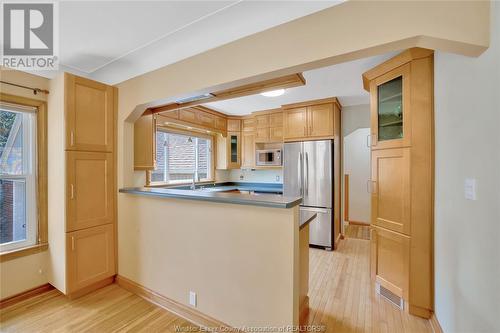 281 Villaire Avenue, Windsor, ON - Indoor Photo Showing Kitchen