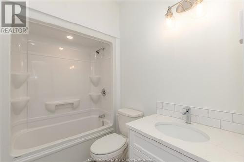 23 Congressional, Moncton, NB - Indoor Photo Showing Bathroom