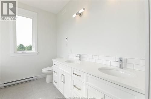12 Congressional, Moncton, NB - Indoor Photo Showing Bathroom