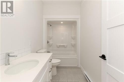 12 Congressional, Moncton, NB - Indoor Photo Showing Bathroom