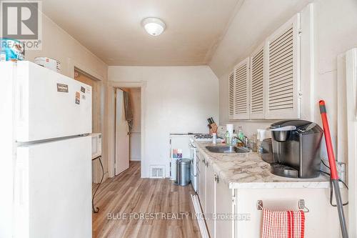 42 Terrace Street, London, ON - Indoor Photo Showing Kitchen