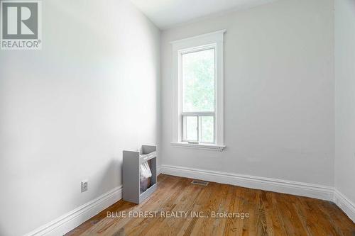 42 Terrace Street, London, ON - Indoor Photo Showing Other Room