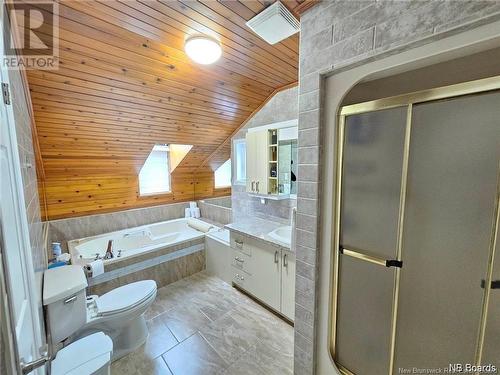 420 Principale, Petit-Rocher, NB - Indoor Photo Showing Bathroom