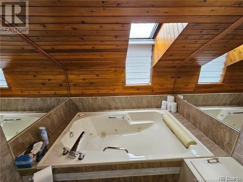 420 Principale, Petit-Rocher, NB - Indoor Photo Showing Bathroom