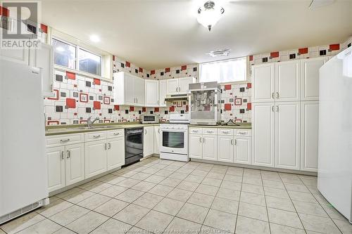 115 Fescue, Amherstburg, ON - Indoor Photo Showing Kitchen