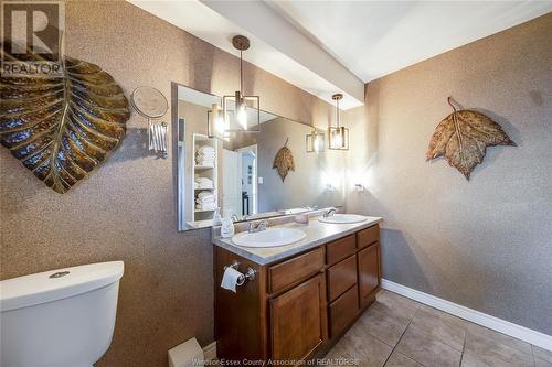 2714 Lloyd George, Windsor, ON - Indoor Photo Showing Bathroom