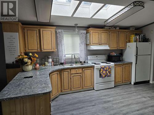 4021 Jade Drive, Prince George, BC - Indoor Photo Showing Kitchen With Double Sink