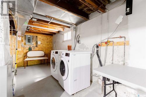 418 7Th Street E, Saskatoon, SK - Indoor Photo Showing Laundry Room
