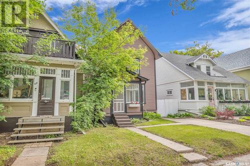 418 7Th Street E, Saskatoon, SK - Outdoor With Facade