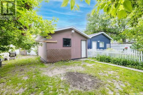 418 7Th Street E, Saskatoon, SK - Outdoor