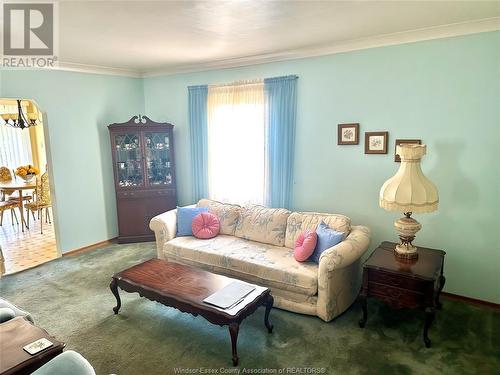 1756 Westcott, Windsor, ON - Indoor Photo Showing Living Room