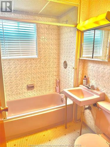 1756 Westcott, Windsor, ON - Indoor Photo Showing Bathroom