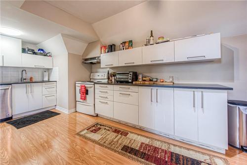 171 Bay Street S, Hamilton, ON - Indoor Photo Showing Kitchen