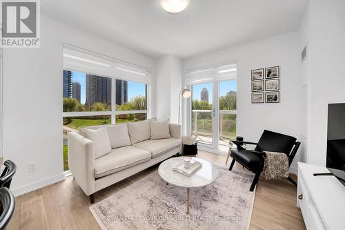 314 - 251 Manitoba Street, Toronto, ON - Indoor Photo Showing Living Room