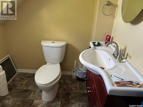 921 3Rd Street, Estevan, SK - Indoor Photo Showing Bathroom