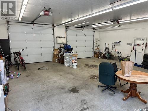 921 3Rd Street, Estevan, SK - Indoor Photo Showing Garage