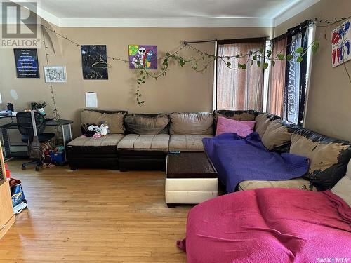 921 3Rd Street, Estevan, SK - Indoor Photo Showing Living Room