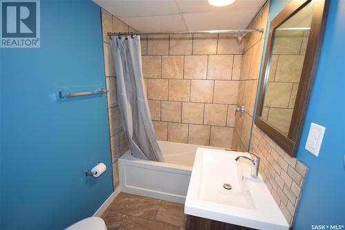 3215 Mcgill Street, Saskatoon, SK - Indoor Photo Showing Bathroom