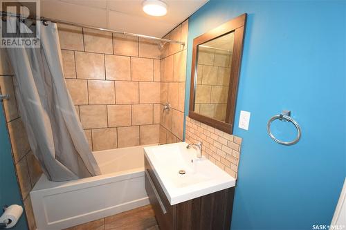 3215 Mcgill Street, Saskatoon, SK - Indoor Photo Showing Bathroom
