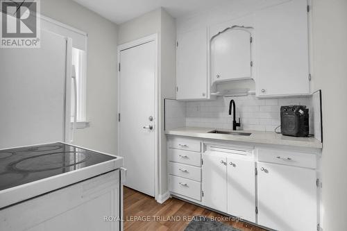 A - 1324 Brydges Street, London, ON - Indoor Photo Showing Kitchen