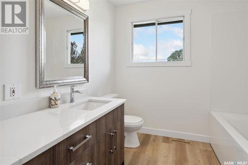 406 3Rd Street E, Delisle, SK - Indoor Photo Showing Bathroom