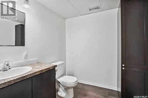 406 3Rd Street E, Delisle, SK - Indoor Photo Showing Bathroom