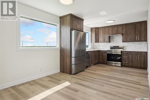 406 3Rd Street E, Delisle, SK - Indoor Photo Showing Kitchen