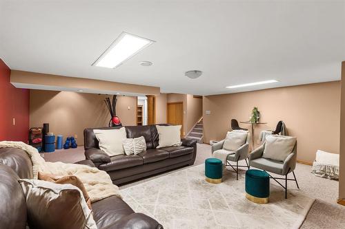 10 White Pine Place, Winnipeg, MB - Indoor