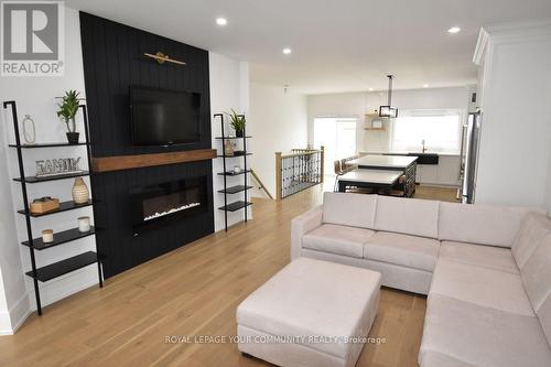 131 Riverwood Terrace, Caledon, ON - Indoor Photo Showing Living Room With Fireplace