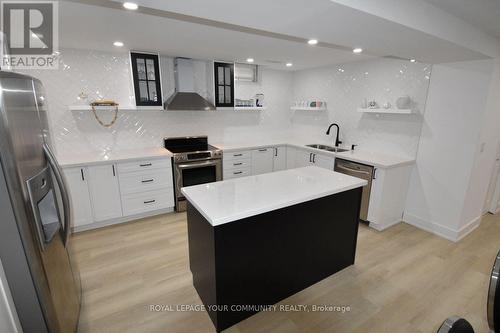 131 Riverwood Terrace, Caledon, ON - Indoor Photo Showing Kitchen With Double Sink With Upgraded Kitchen