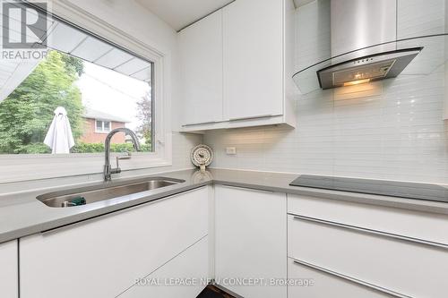 15 Arbroath Crescent, Toronto, ON - Indoor Photo Showing Kitchen