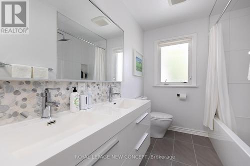 15 Arbroath Crescent, Toronto, ON - Indoor Photo Showing Bathroom